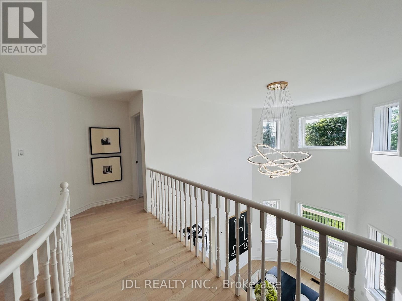 36 Chartwell Crescent, Georgina, Ontario  L4P 3N8 - Photo 3 - N13439576