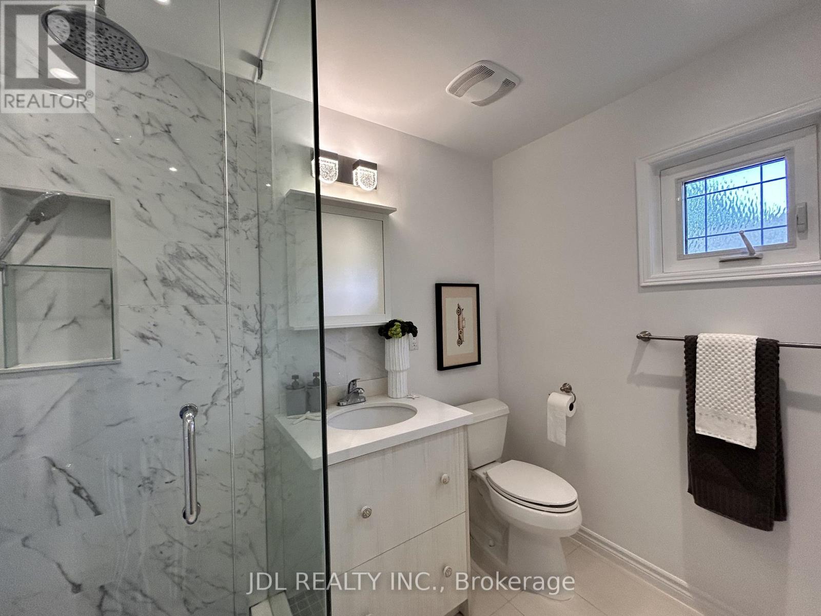 36 Chartwell Crescent, Georgina, Ontario  L4P 3N8 - Photo 7 - N13439576