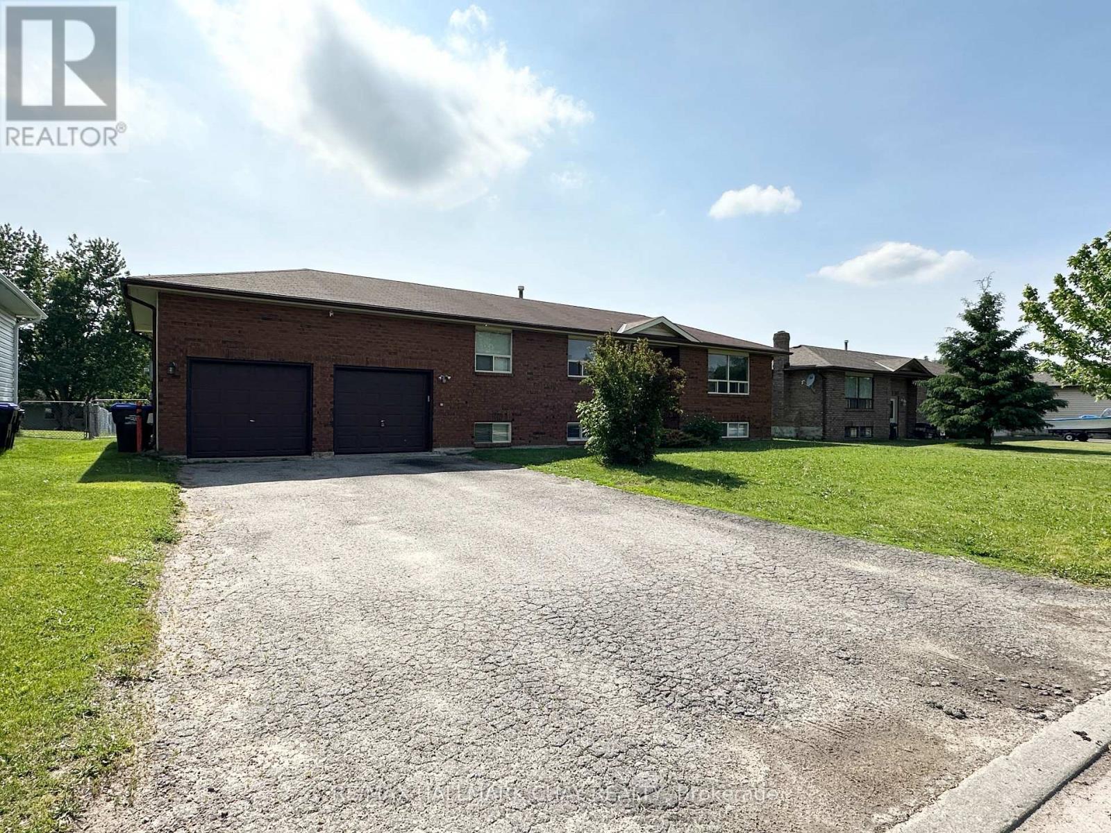 2047 Chantler Street, Innisfil, Ontario  L9S 1B4 - Photo 2 - N13439584