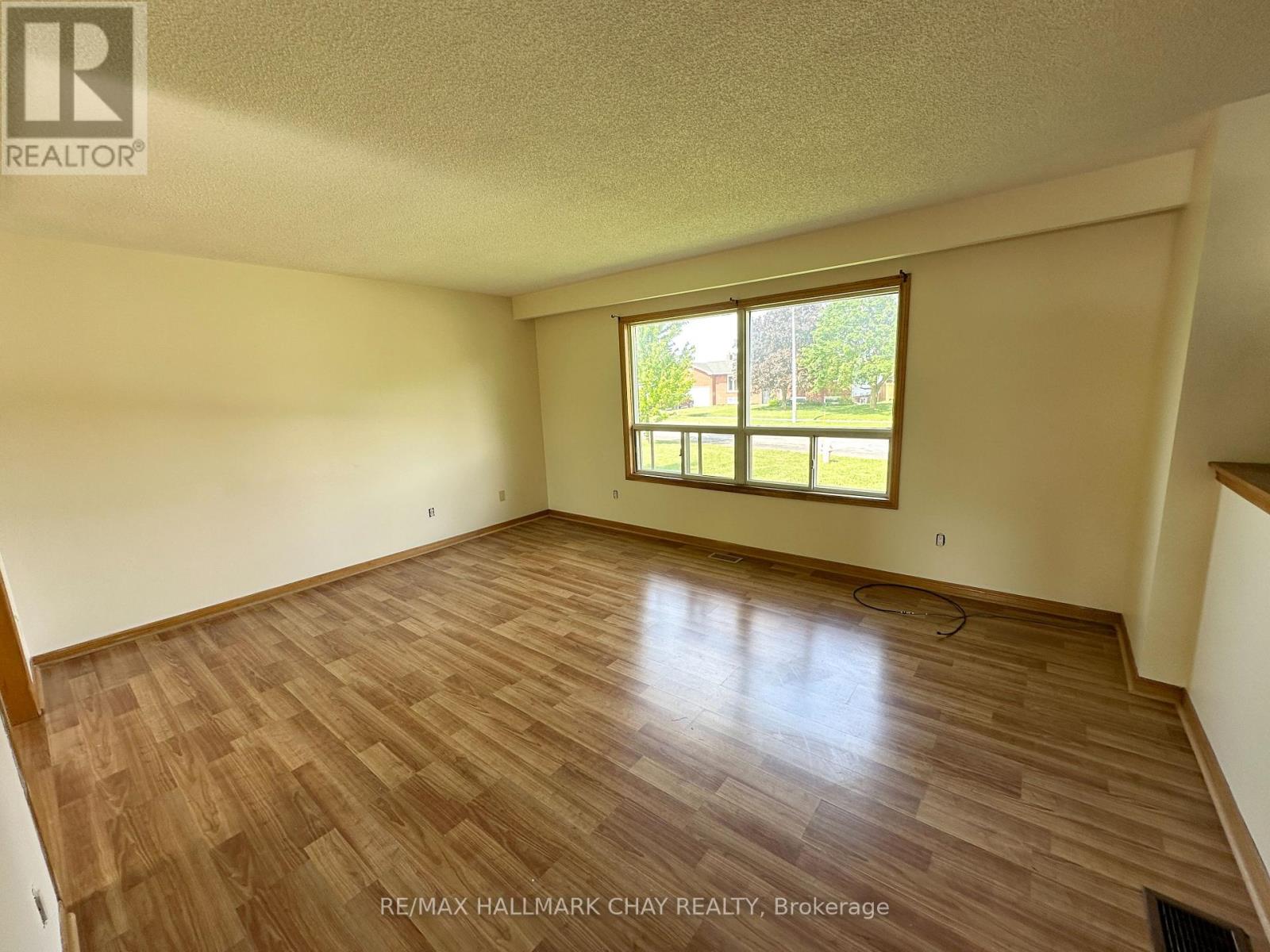 2047 Chantler Street, Innisfil, Ontario  L9S 1B4 - Photo 4 - N13439584