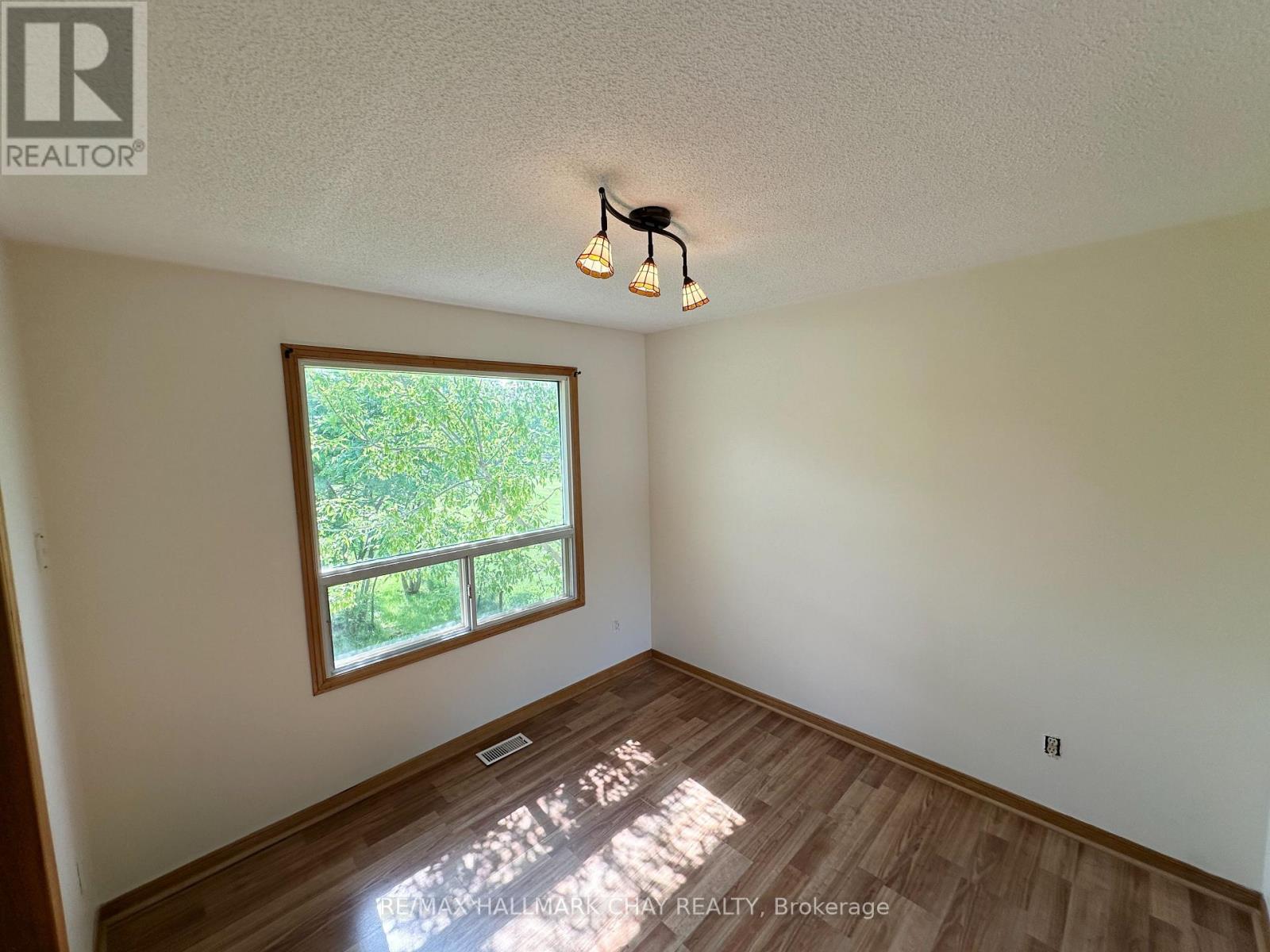 2047 Chantler Street, Innisfil, Ontario  L9S 1B4 - Photo 5 - N13439584