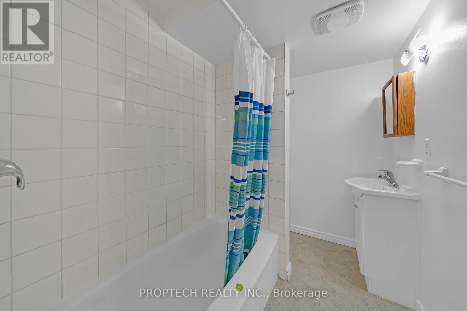 19 Clydesdale Road, Markham, Ontario  L3R 3S8 - Photo 29 - N13439590
