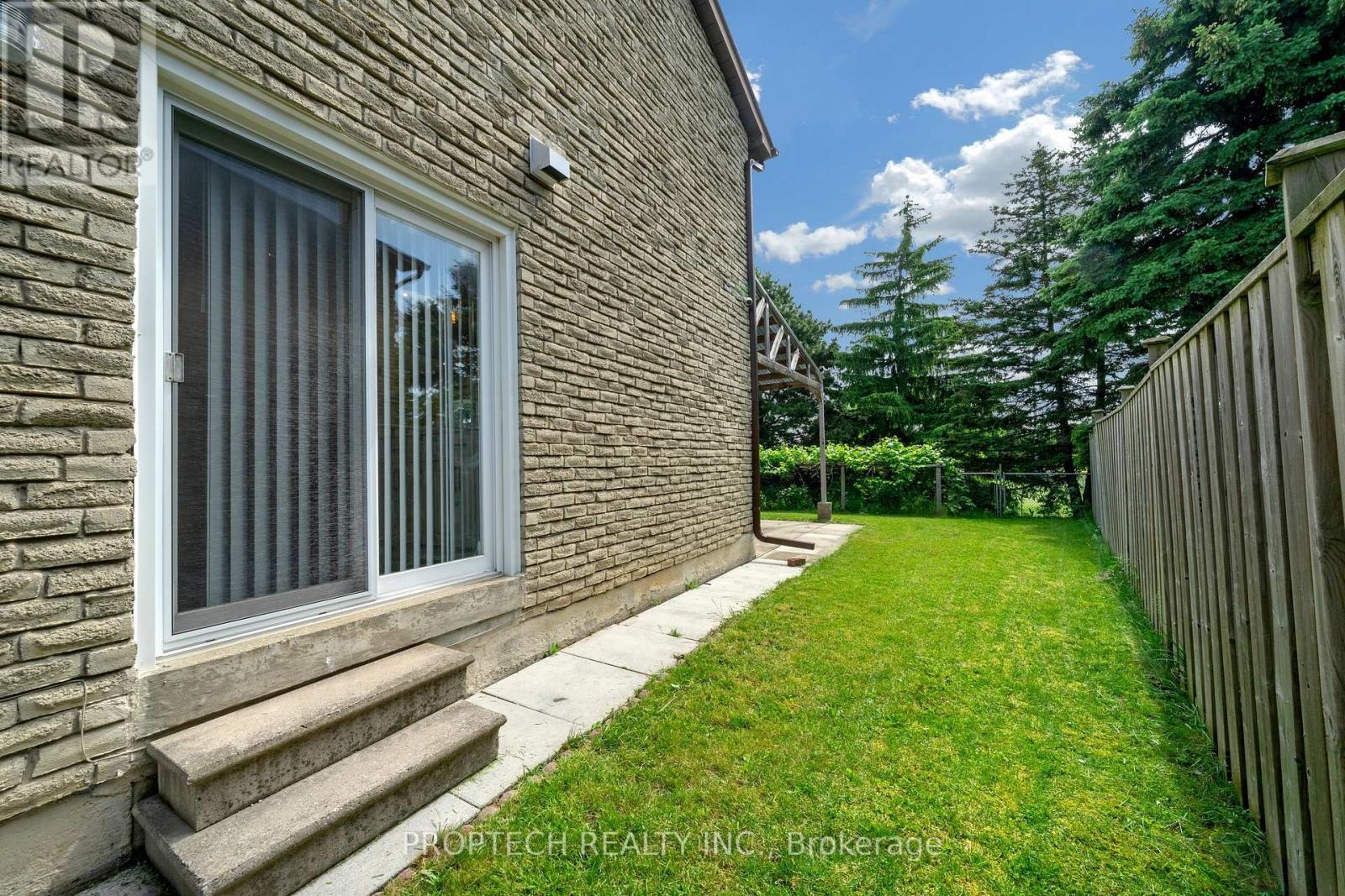 19 Clydesdale Road, Markham, Ontario  L3R 3S8 - Photo 31 - N13439590