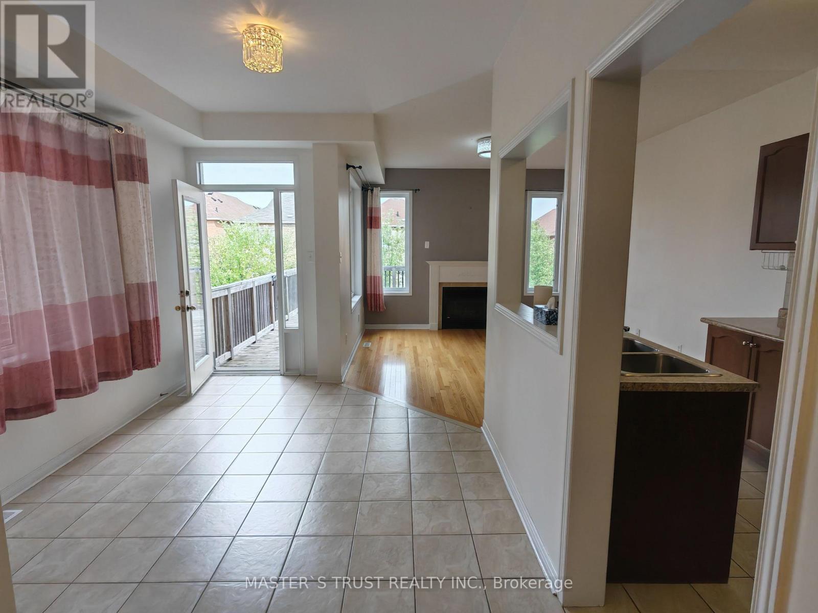 15 Big Hill Crescent, Vaughan, Ontario  L6A 4S1 - Photo 5 - N13439654