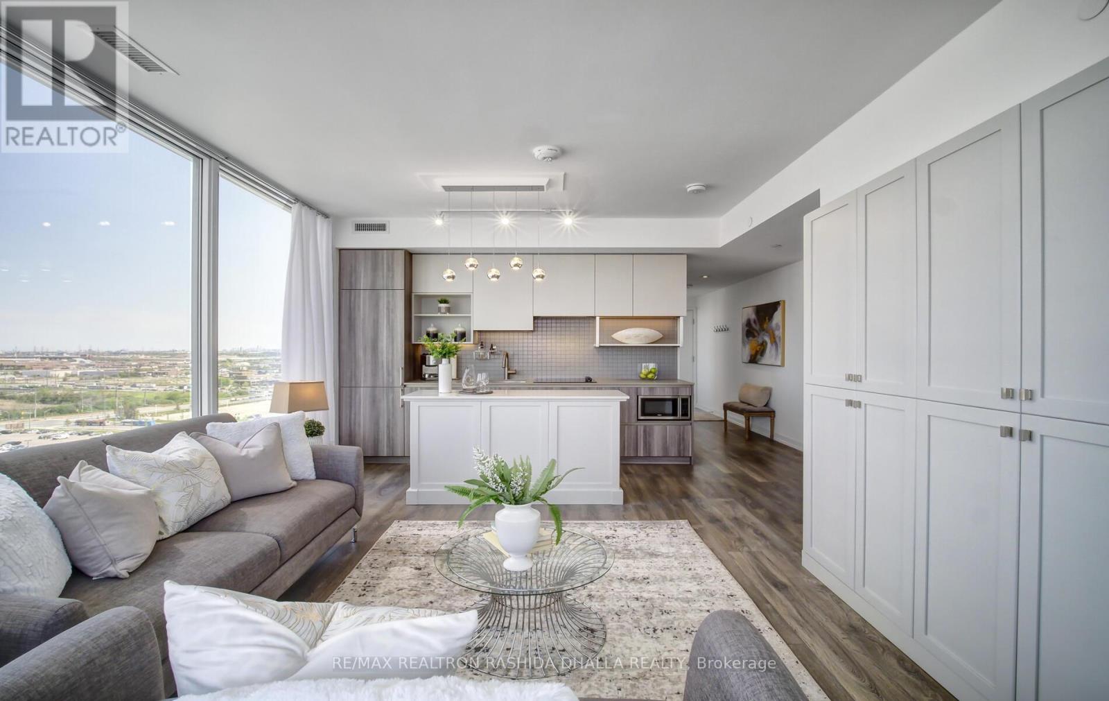 1702 - 898 Portage Parkway, Vaughan, Ontario  M3B 2M3 - Photo 10 - N13439660