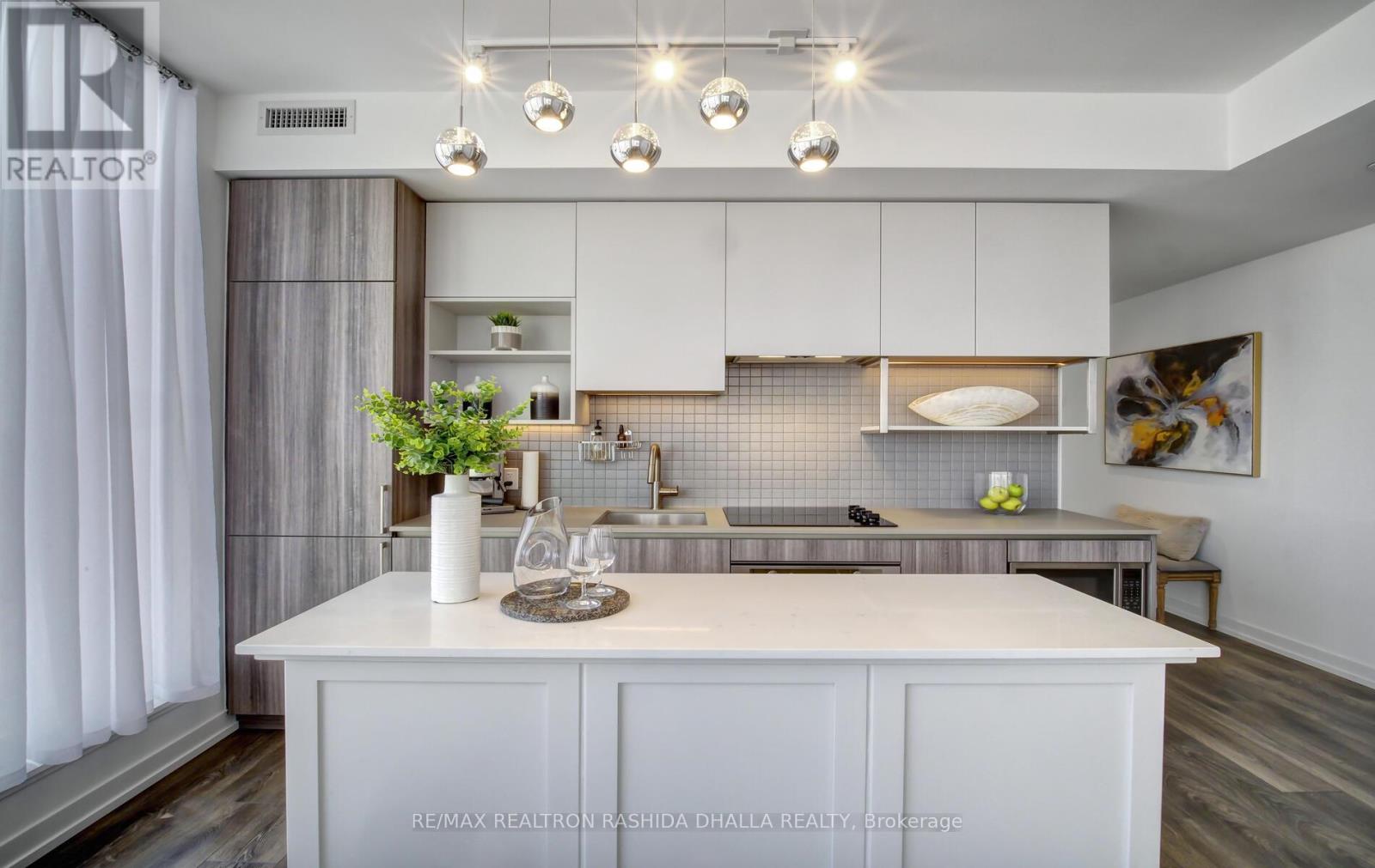 1702 - 898 Portage Parkway, Vaughan, Ontario  M3B 2M3 - Photo 15 - N13439660