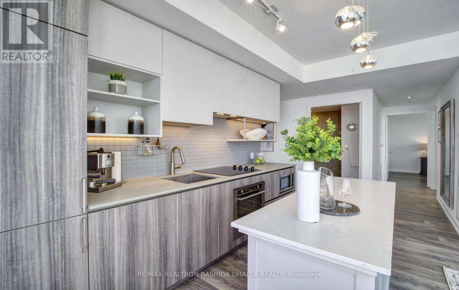 1702 - 898 Portage Parkway, Vaughan, Ontario  M3B 2M3 - Photo 16 - N13439660
