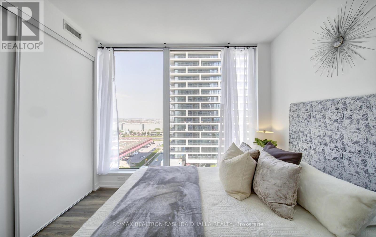 1702 - 898 Portage Parkway, Vaughan, Ontario  M3B 2M3 - Photo 17 - N13439660