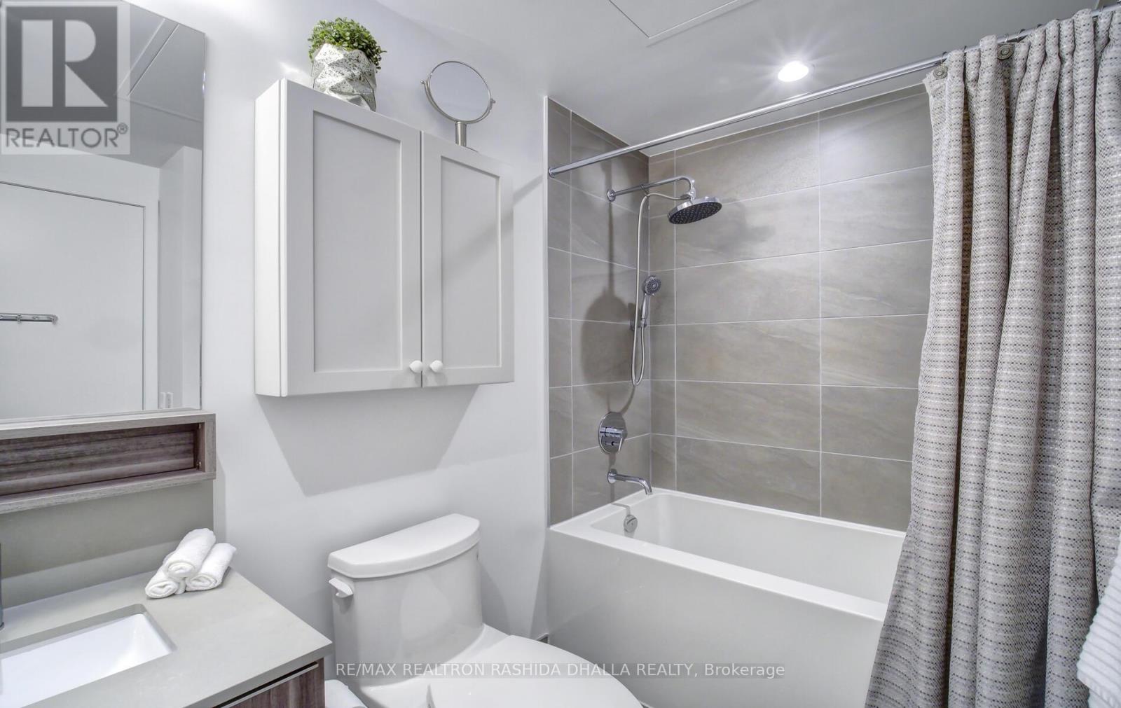 1702 - 898 Portage Parkway, Vaughan, Ontario  M3B 2M3 - Photo 25 - N13439660