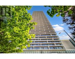 1702 - 898 PORTAGE PARKWAY, Vaughan, Ontario