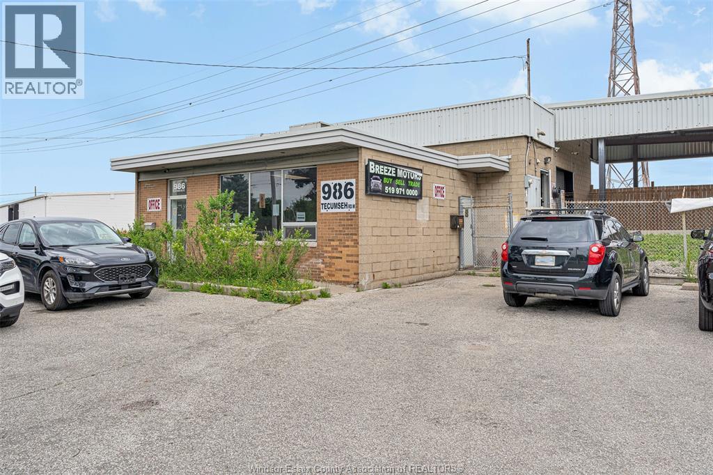 986 Tecumseh Road West, Windsor, Ontario  N8X 2A8 - Photo 2 - 26013981