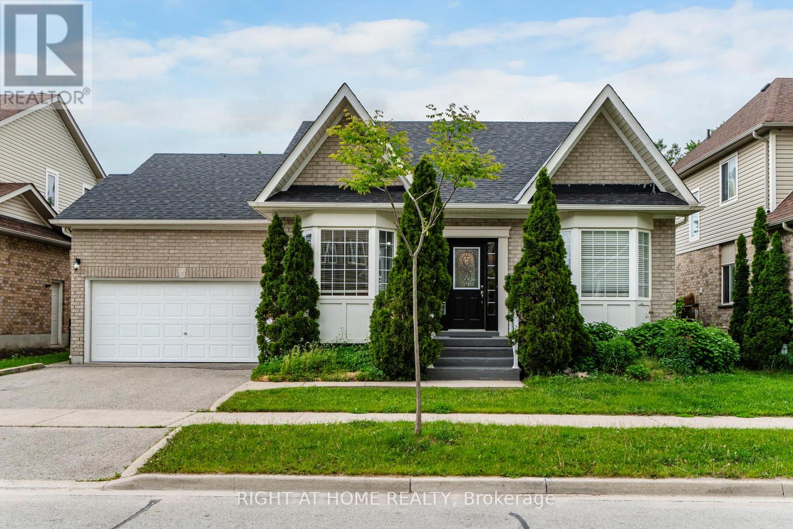 13 THRUSHWOOD DRIVE, barrie (400 west), Ontario