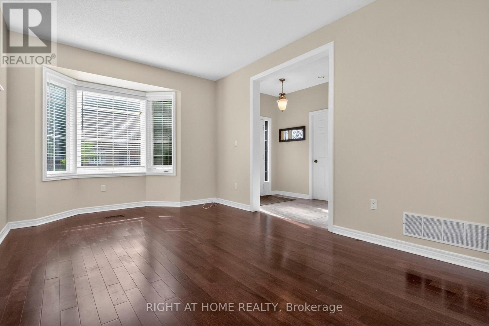13 Thrushwood Drive, Barrie (400 West), Ontario  L4N 0Z1 - Photo 12 - S13439454