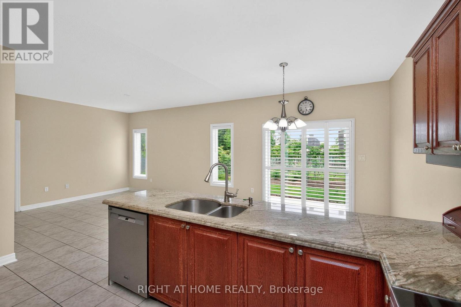 13 Thrushwood Drive, Barrie (400 West), Ontario  L4N 0Z1 - Photo 16 - S13439454