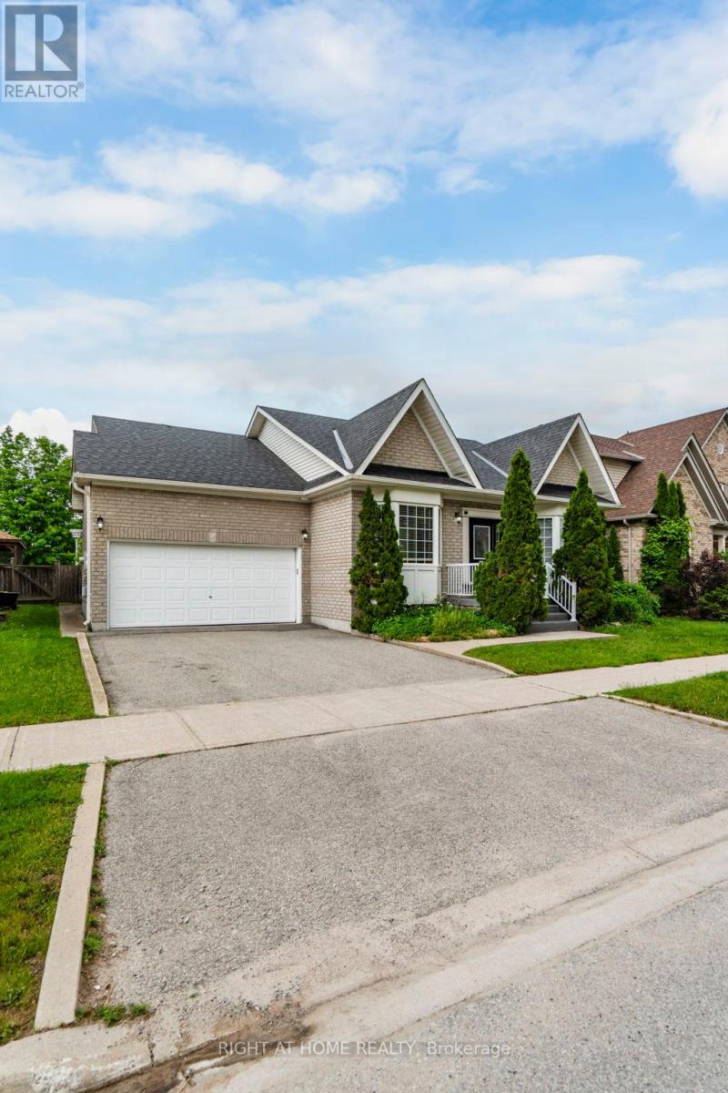 13 Thrushwood Drive, Barrie (400 West), Ontario  L4N 0Z1 - Photo 2 - S13439454