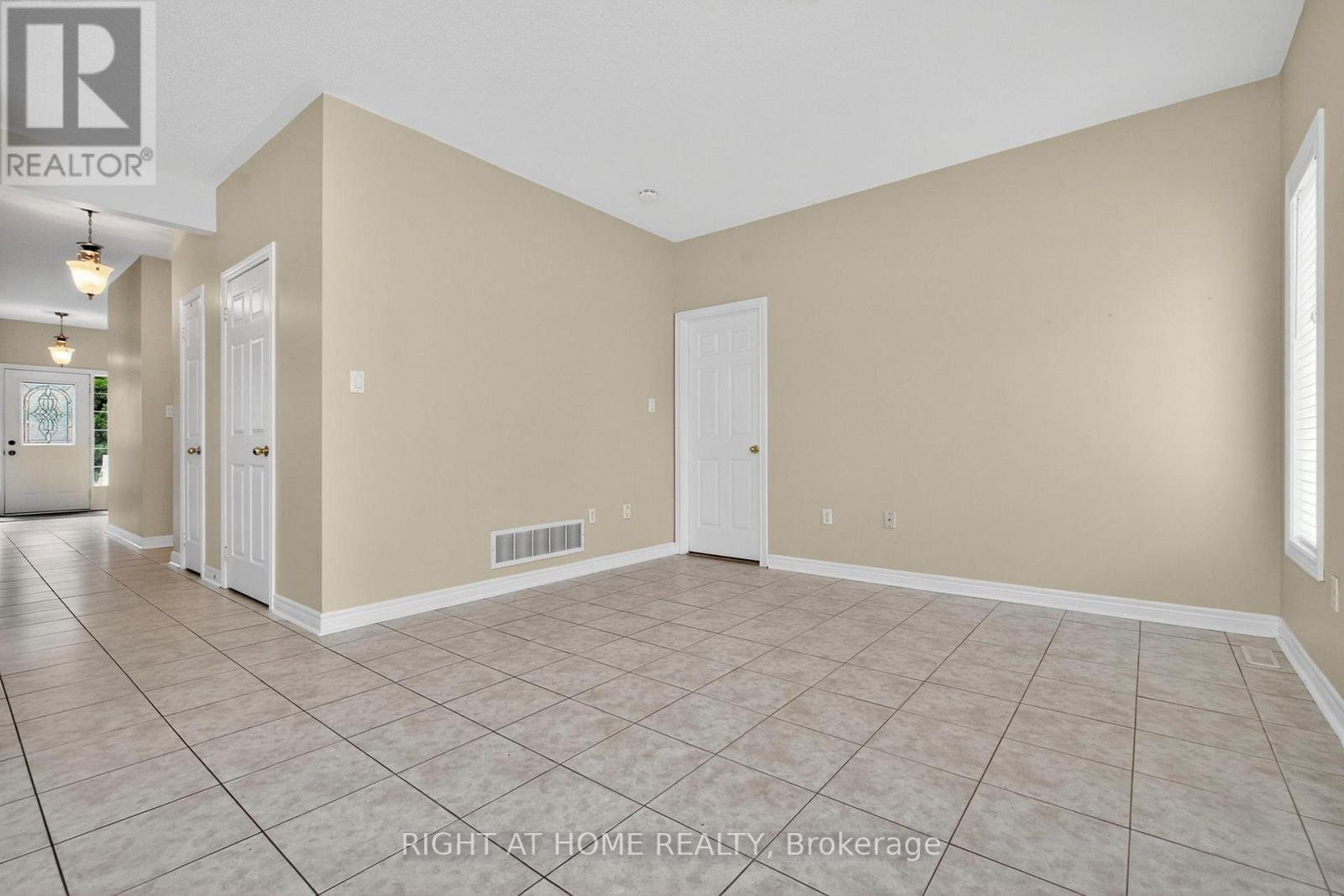 13 Thrushwood Drive, Barrie (400 West), Ontario  L4N 0Z1 - Photo 21 - S13439454