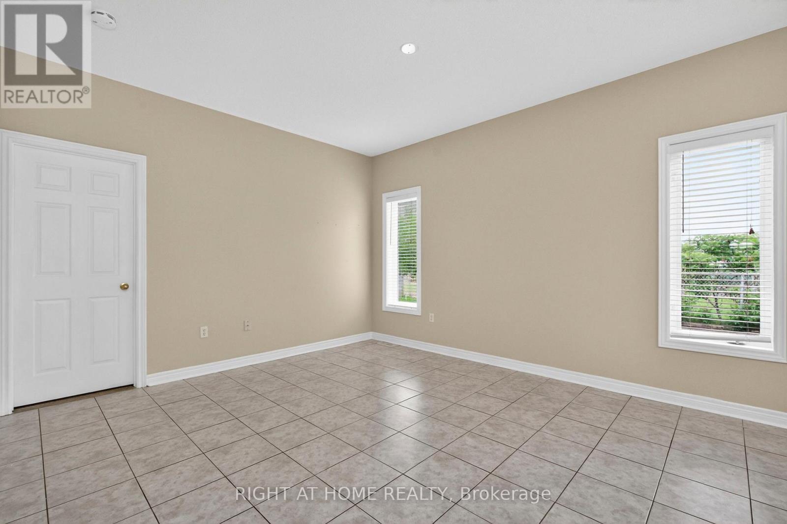 13 Thrushwood Drive, Barrie (400 West), Ontario  L4N 0Z1 - Photo 33 - S13439454