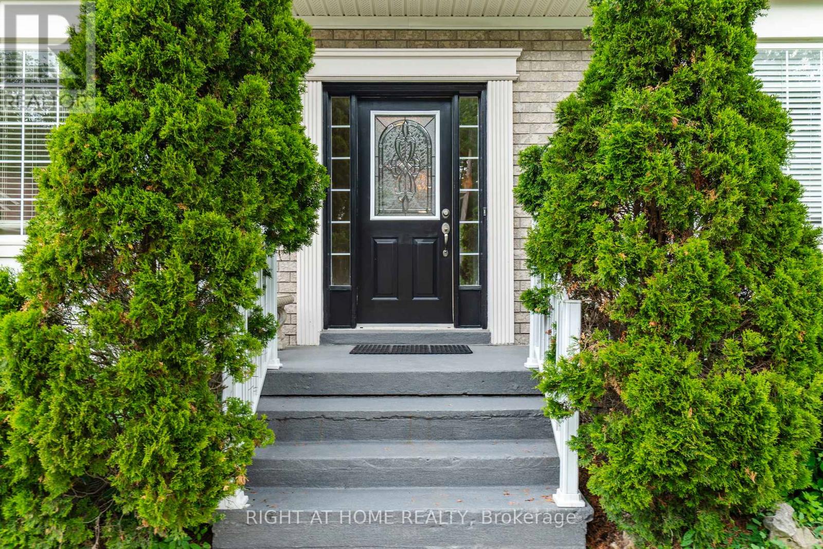 13 Thrushwood Drive, Barrie (400 West), Ontario  L4N 0Z1 - Photo 5 - S13439454