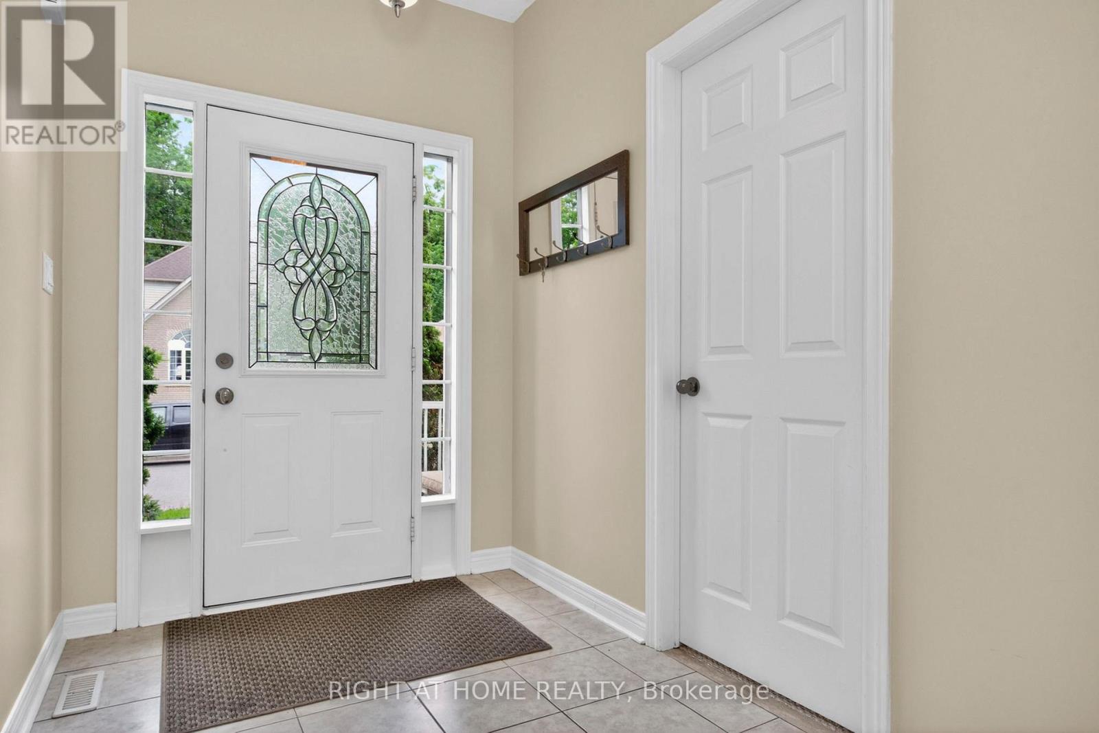 13 Thrushwood Drive, Barrie (400 West), Ontario  L4N 0Z1 - Photo 6 - S13439454