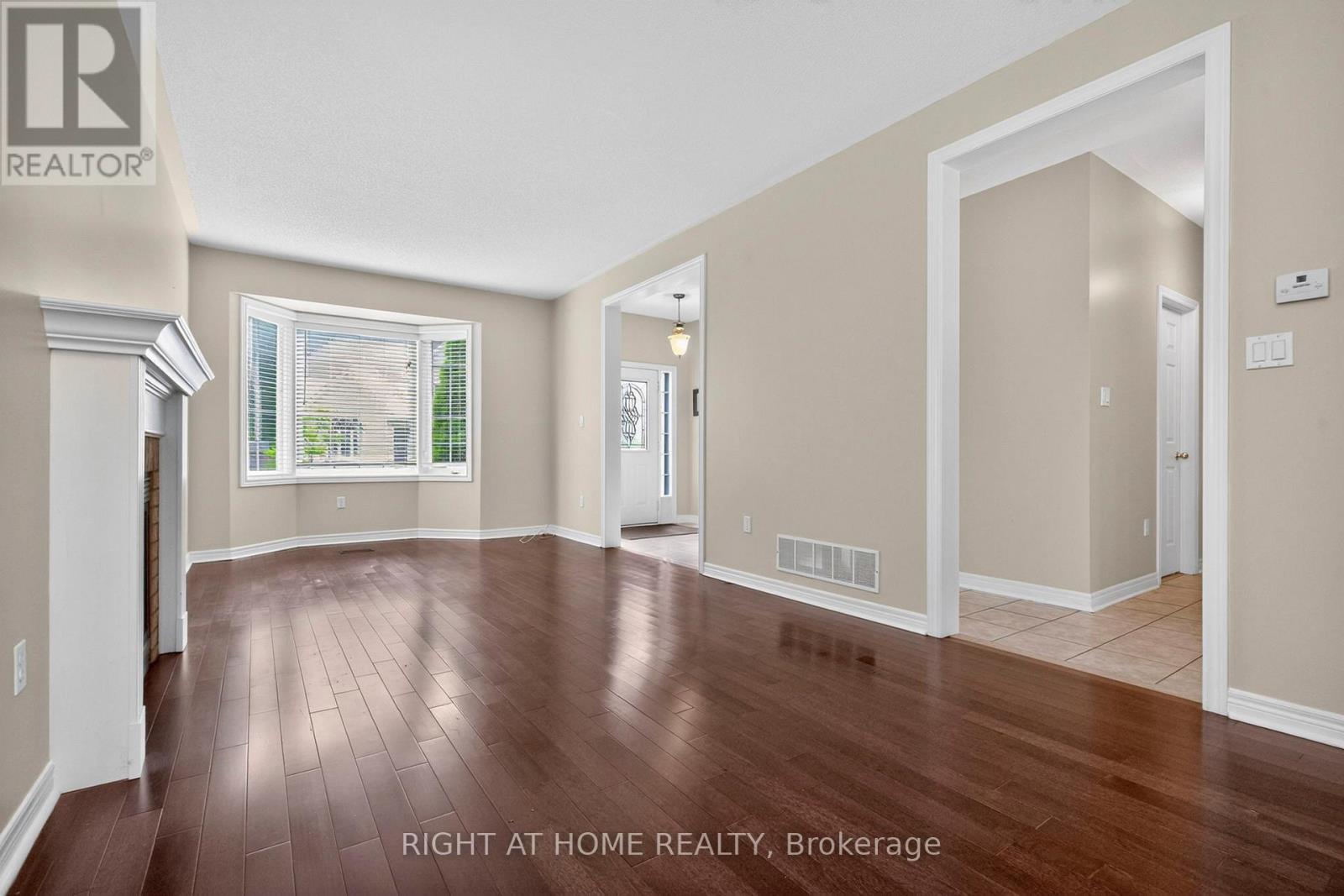 13 Thrushwood Drive, Barrie (400 West), Ontario  L4N 0Z1 - Photo 7 - S13439454