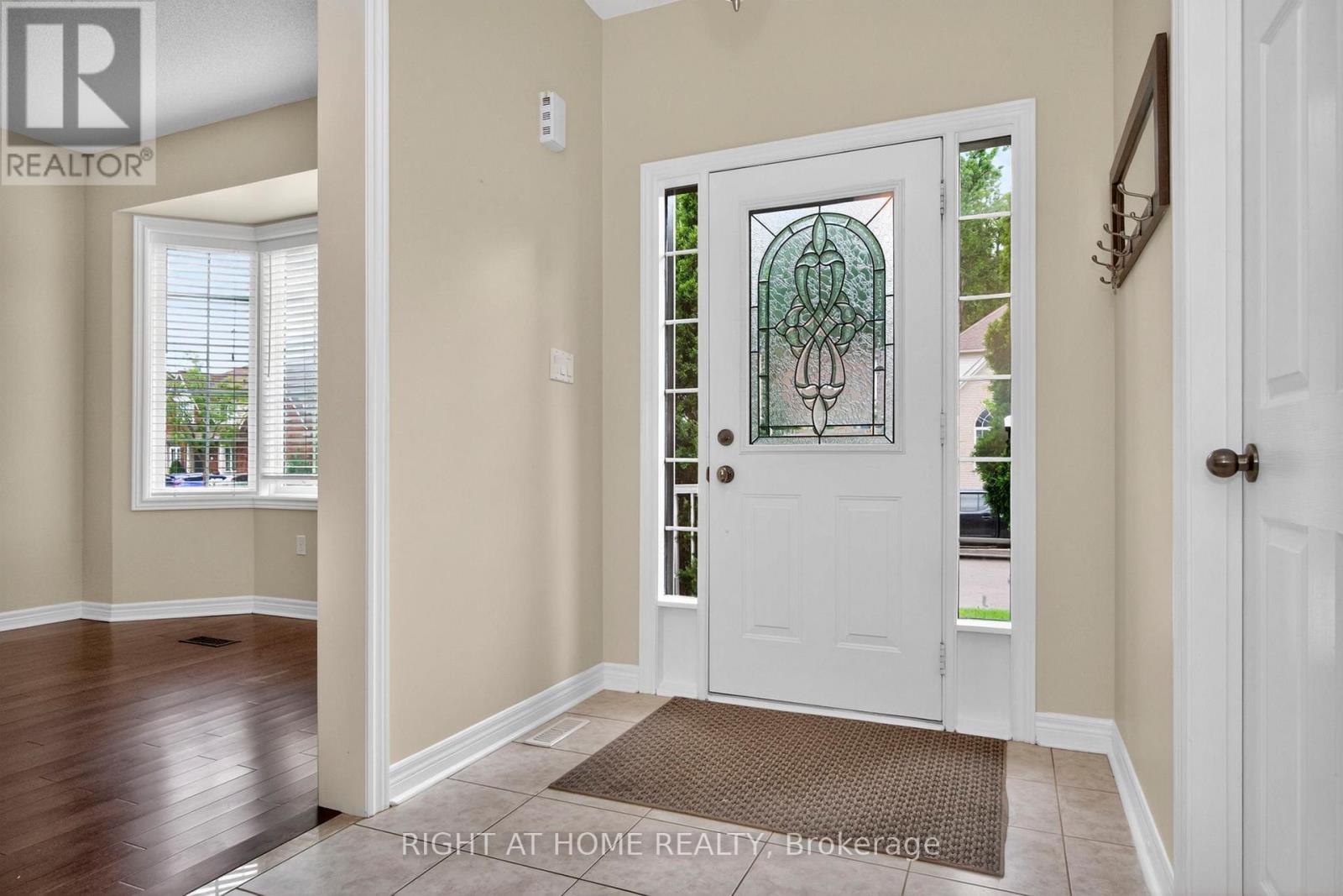 13 Thrushwood Drive, Barrie (400 West), Ontario  L4N 0Z1 - Photo 8 - S13439454