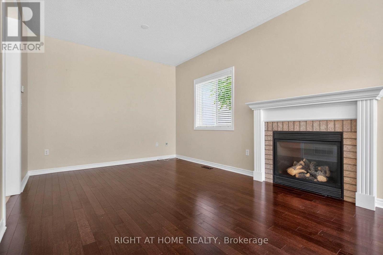 13 Thrushwood Drive, Barrie (400 West), Ontario  L4N 0Z1 - Photo 9 - S13439454
