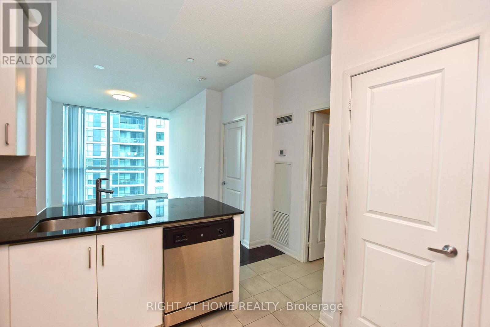 2805 - 215 Sherway Gardens Road, Toronto, Ontario  M9C 0A4 - Photo 36 - W13439386