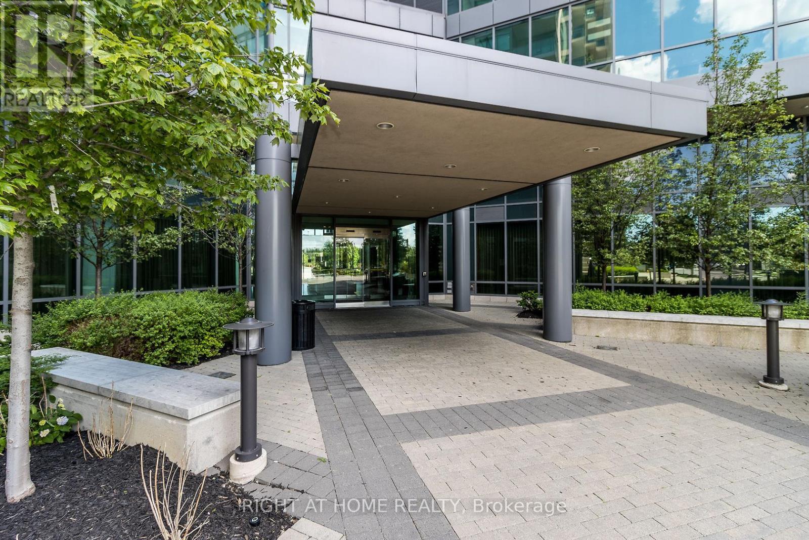2805 - 215 Sherway Gardens Road, Toronto, Ontario  M9C 0A4 - Photo 5 - W13439386