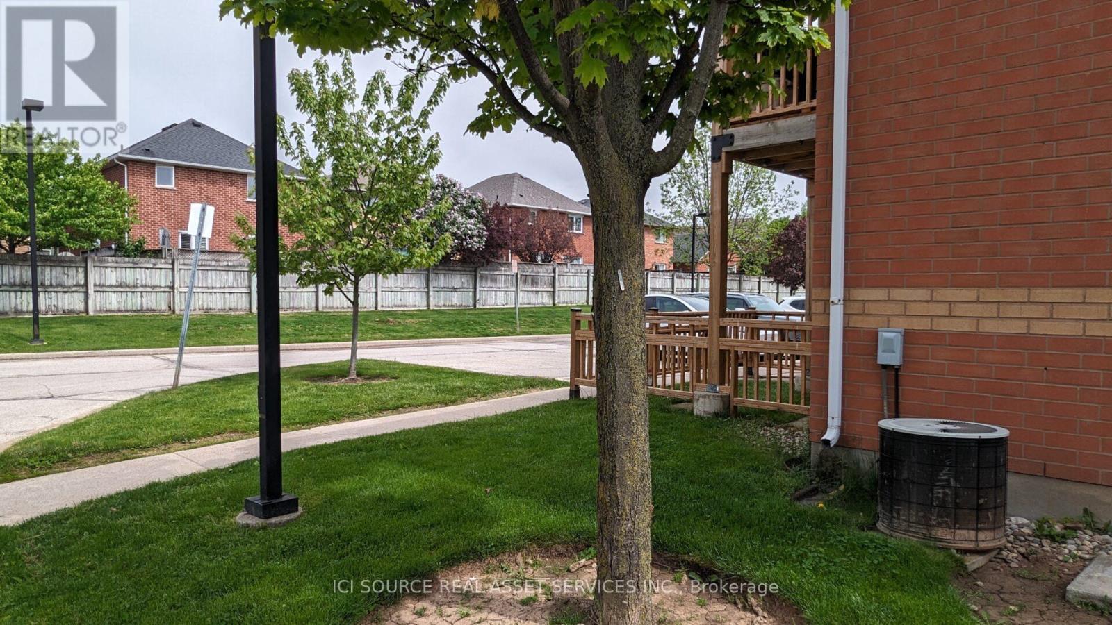 901 - 4140 Foxwood Drive, Burlington, Ontario  L7M 4R4 - Photo 3 - W13439392