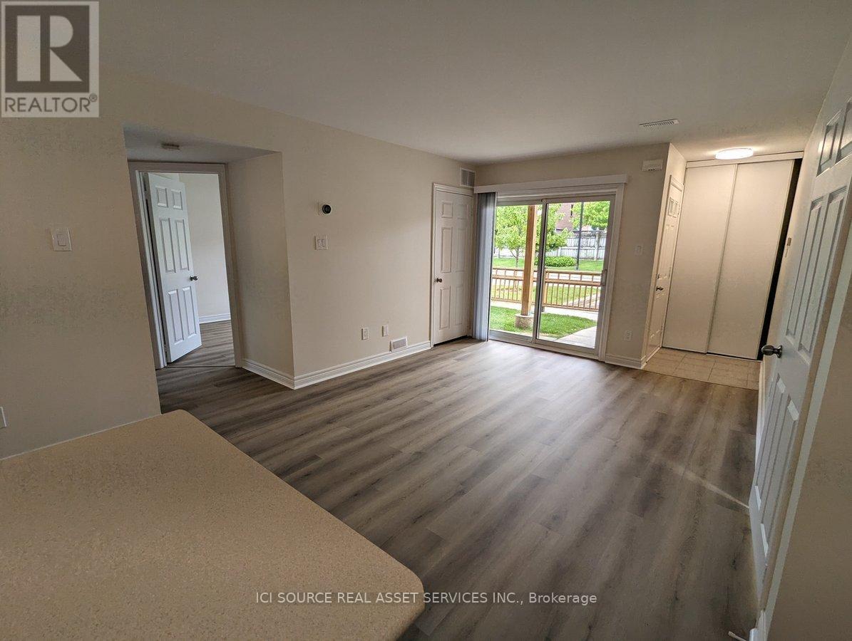 901 - 4140 Foxwood Drive, Burlington, Ontario  L7M 4R4 - Photo 8 - W13439392