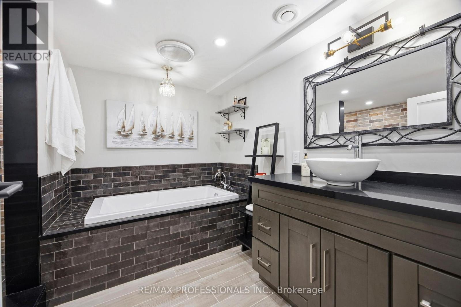 33 Brampton Road, Toronto, Ontario  M9R 3J3 - Photo 28 - W13439424