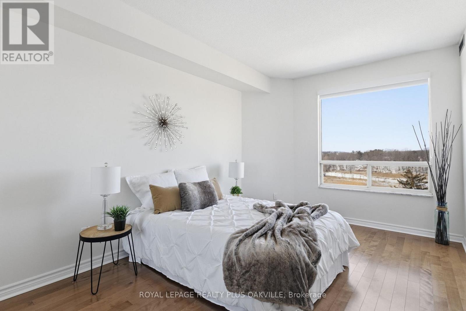 718 - 2511 Lakeshore Road W, Oakville, Ontario  L6L 6L9 - Photo 25 - W13439440