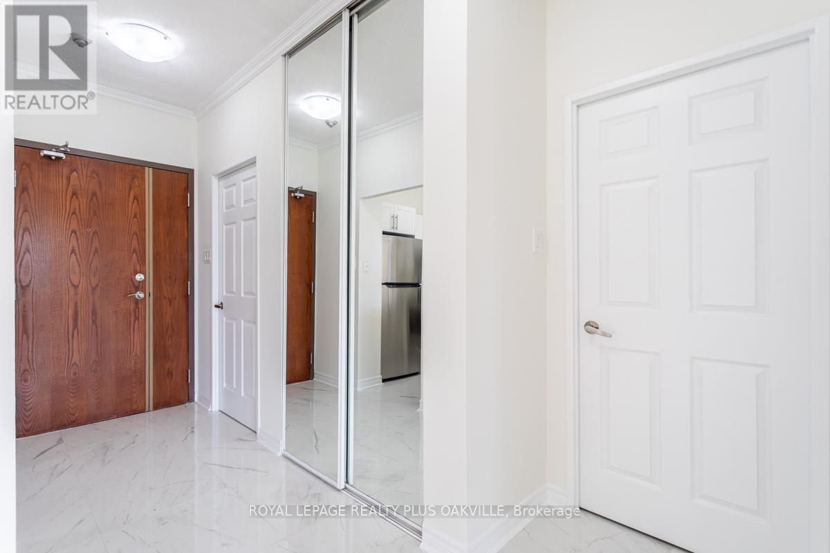 718 - 2511 Lakeshore Road W, Oakville, Ontario  L6L 6L9 - Photo 6 - W13439440