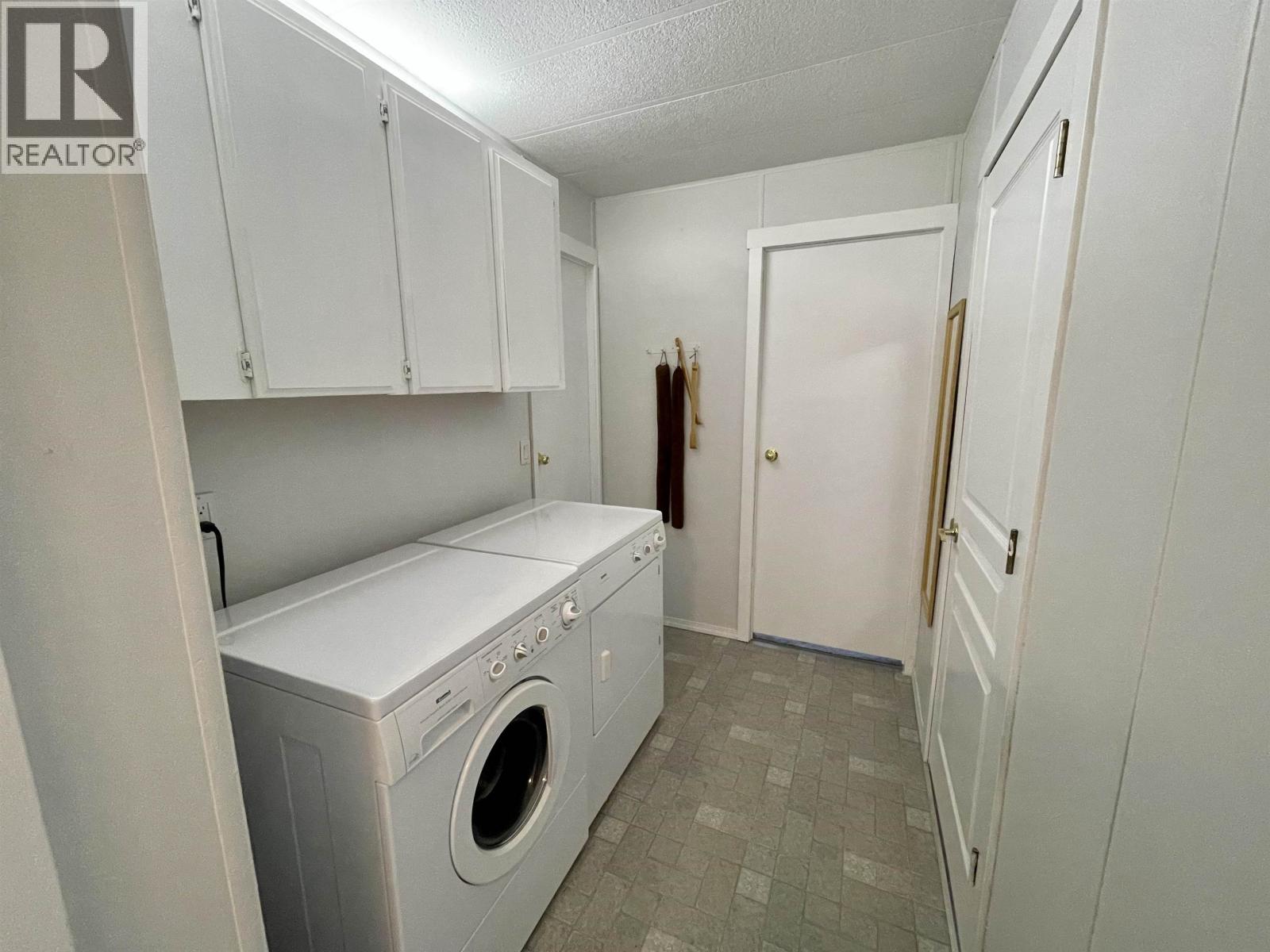 5749 Green Lake N Road, 70 Mile House, British Columbia  V0K 2K0 - Photo 19 - R3135477