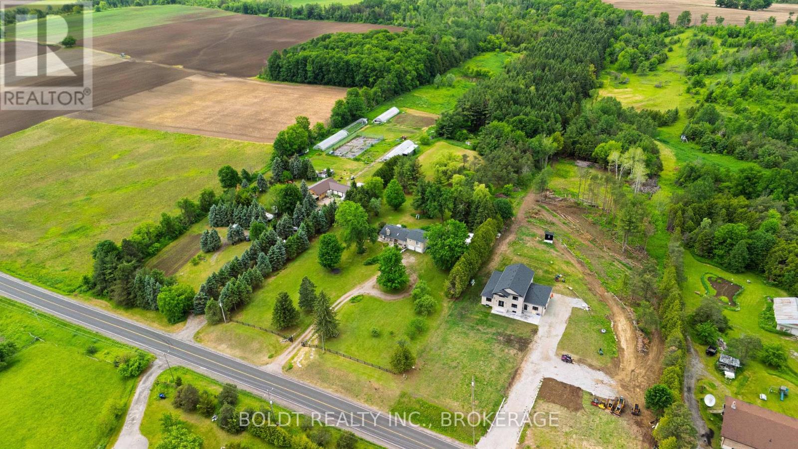 5832 5th Side Road, Innisfil, Ontario  L0L 1L0 - Photo 5 - N13438002