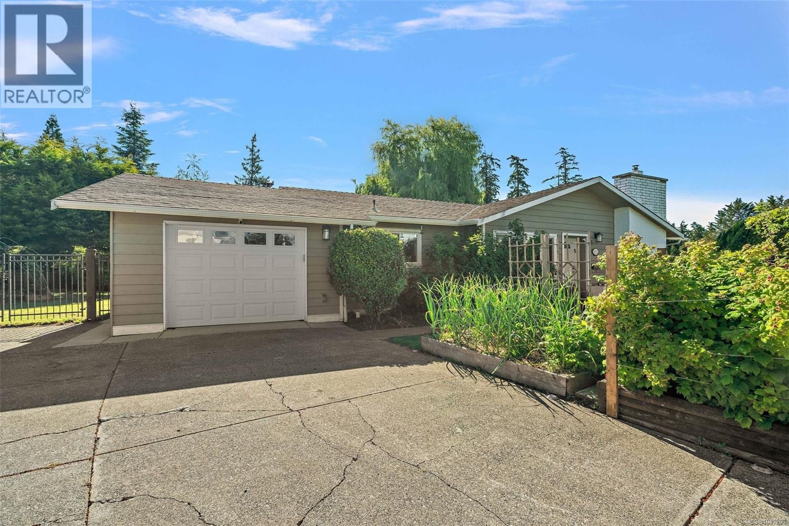 1372 Rafiki Pl, Central Saanich, British Columbia  V8M 1G5 - Photo 2 - 1040286