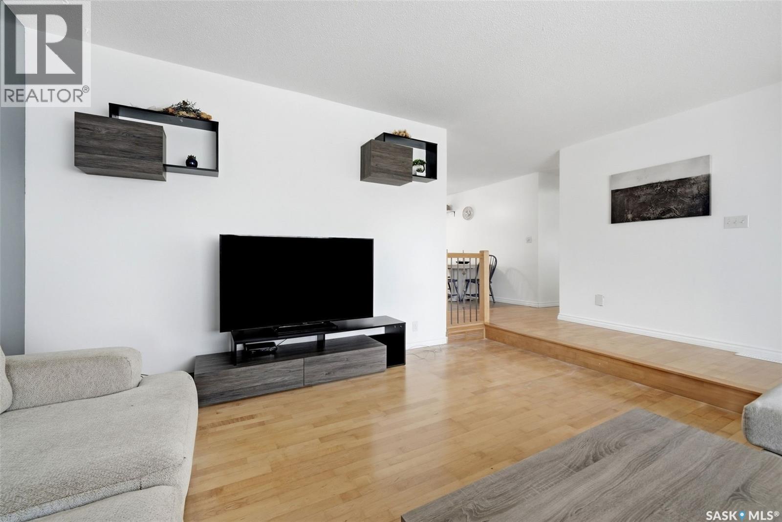 942 Broad Street N, Regina, Saskatchewan  S4R 5V7 - Photo 4 - SK039254