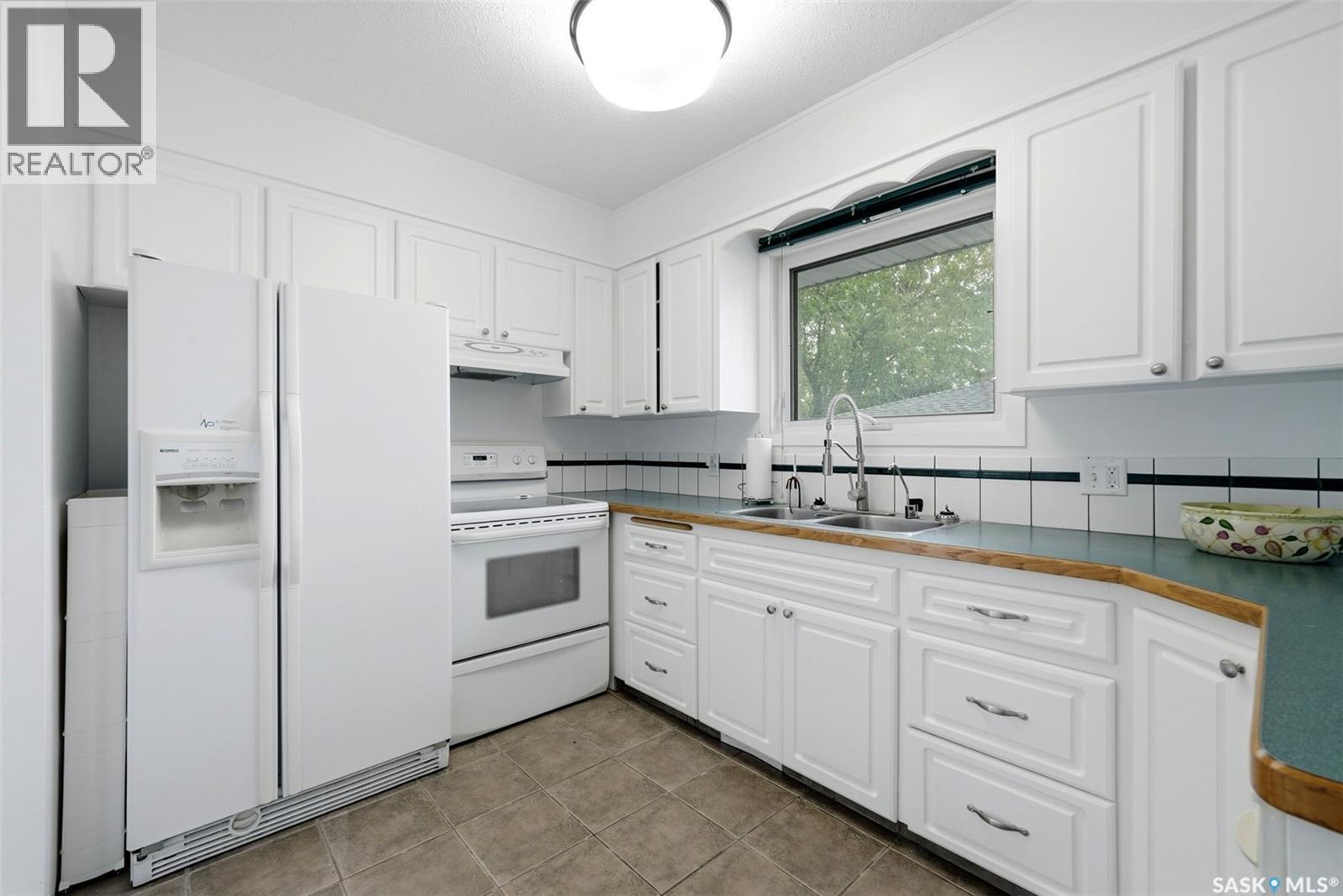 942 Broad Street N, Regina, Saskatchewan  S4R 5V7 - Photo 6 - SK039254