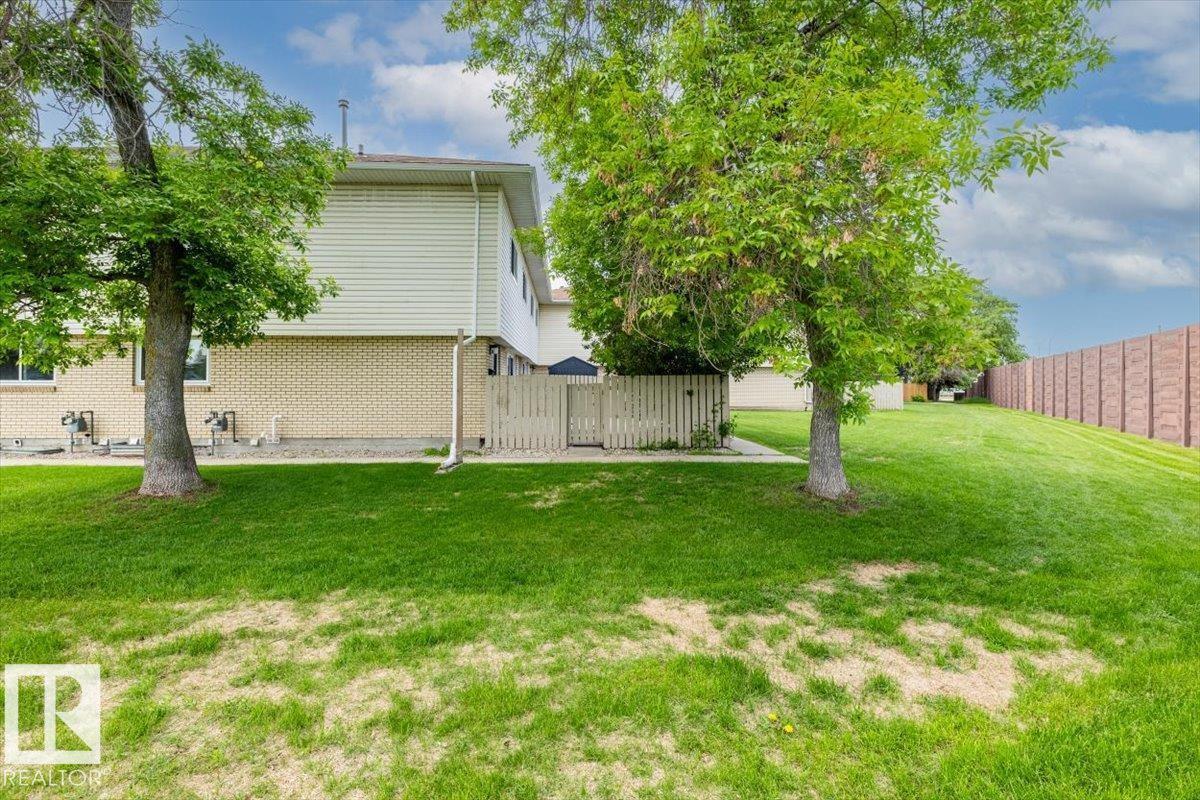 145b Royal Rd NW, Edmonton, Alberta  T6J 2E7 - Photo 36 - E4492599