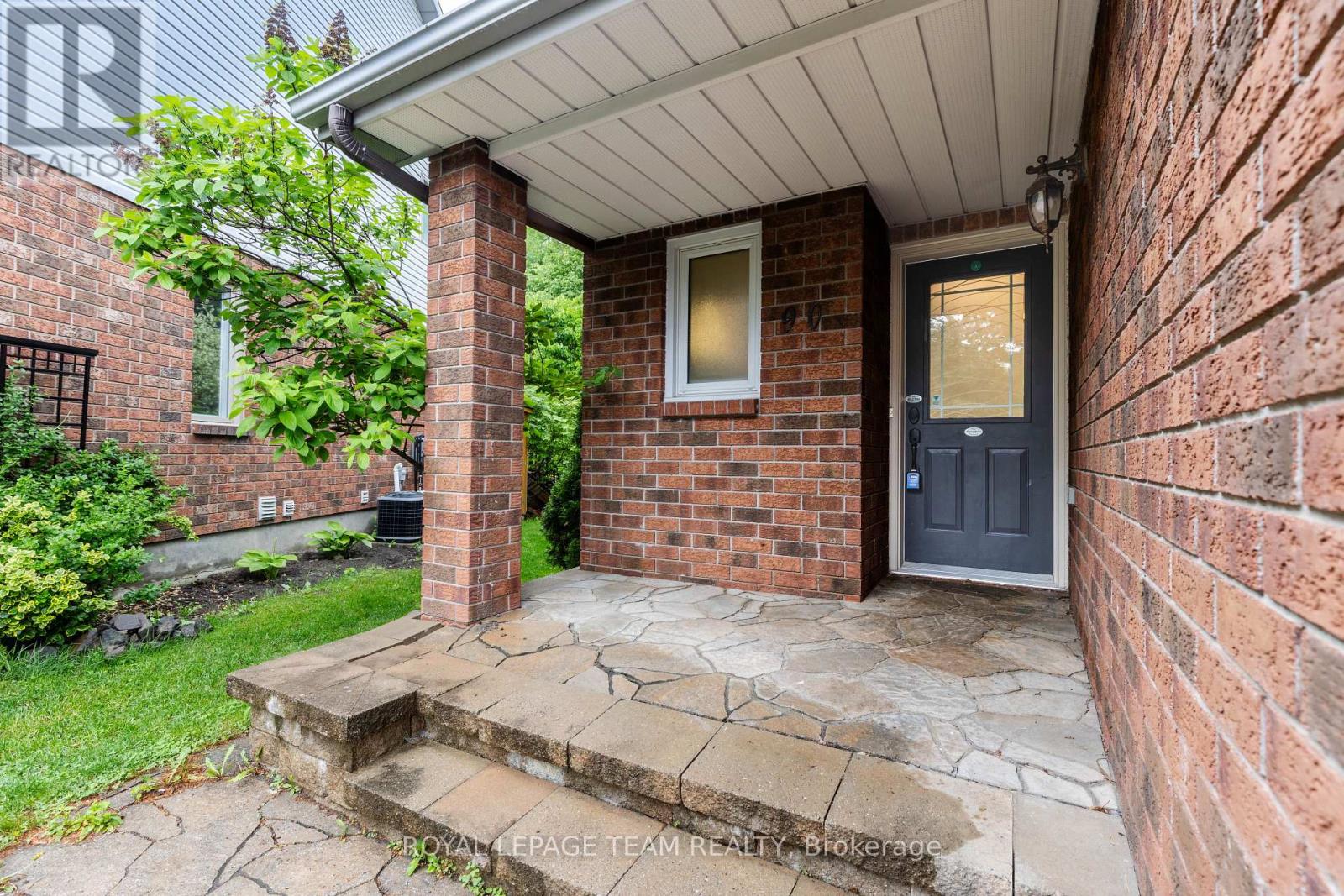 90 Blackdome Crescent, Ottawa, Ontario  K2T 1B1 - Photo 5 - X13439712