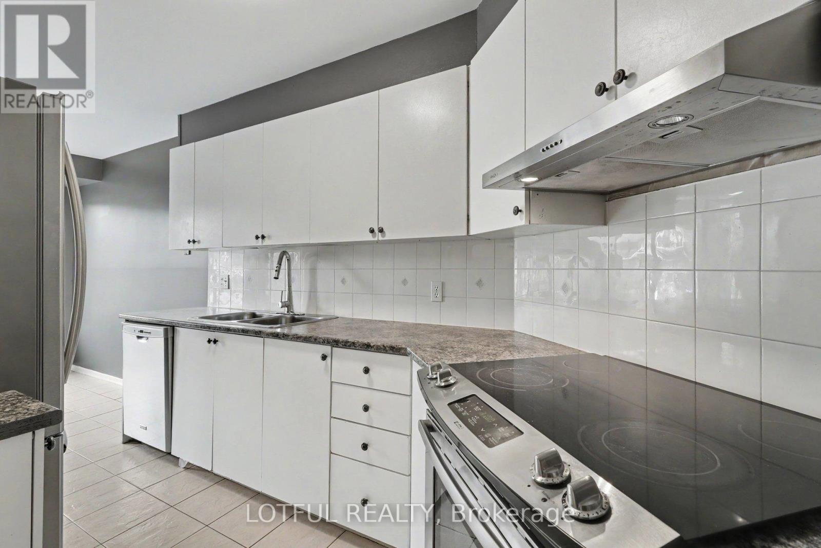 1663 Locksley Lane, Ottawa, Ontario  K1J 1B6 - Photo 5 - X13439722