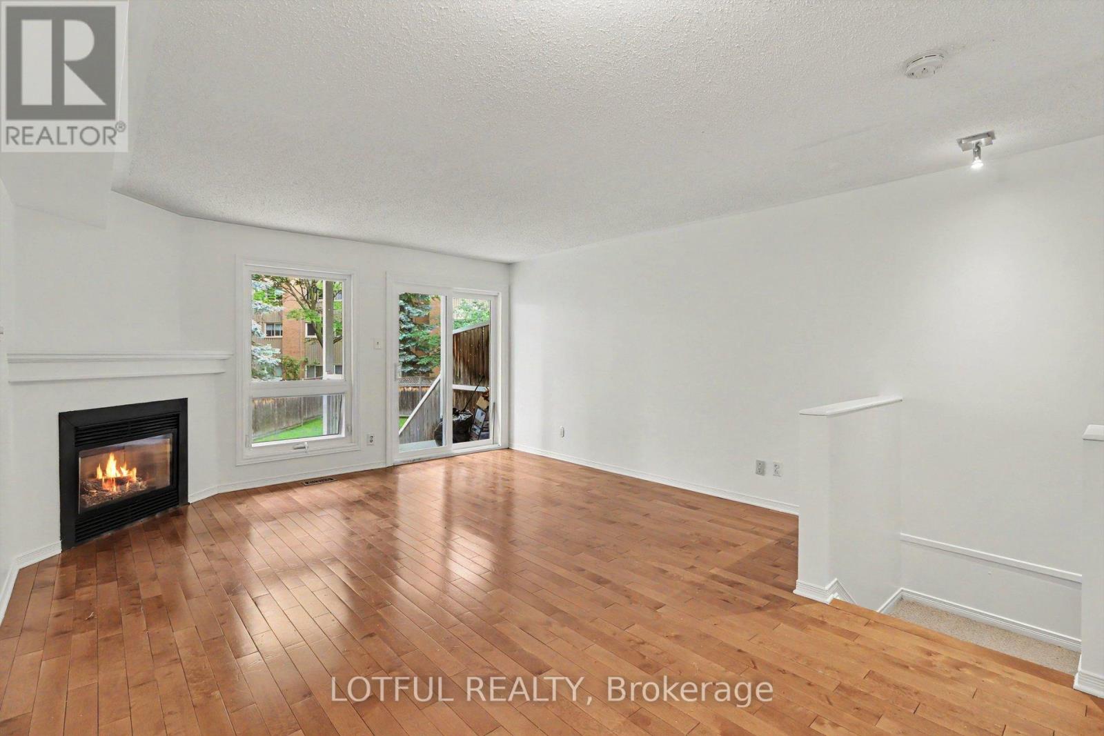 1663 Locksley Lane, Ottawa, Ontario  K1J 1B6 - Photo 7 - X13439722