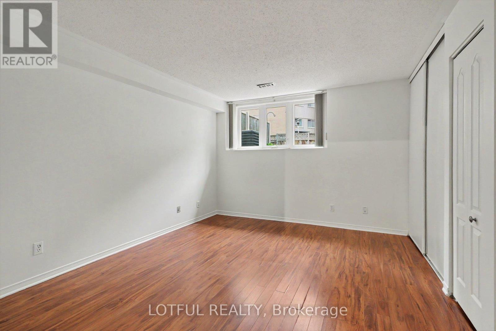 1663 Locksley Lane, Ottawa, Ontario  K1J 1B6 - Photo 9 - X13439722