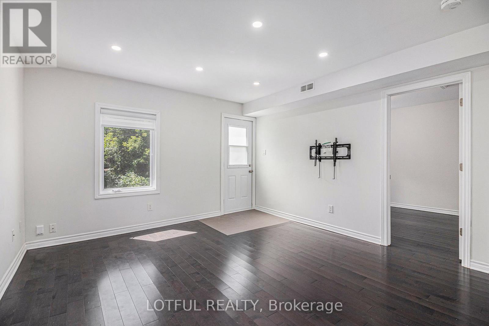 2 - 278 Shakespeare Street, Ottawa, Ontario  K1L 5M5 - Photo 3 - X13439758
