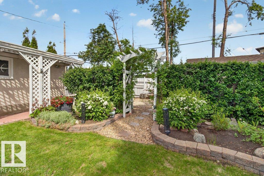 6616 95 Av Nw, Edmonton, Alberta  T6B 1A7 - Photo 44 - E4493372