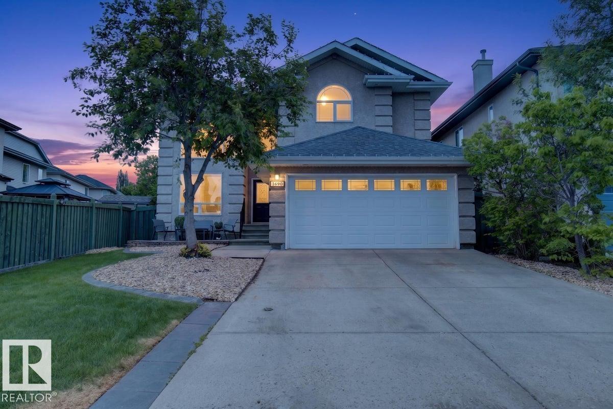 1690 Hector Rd Nw, Edmonton, Alberta  T6R 3B8 - Photo 2 - E4493431