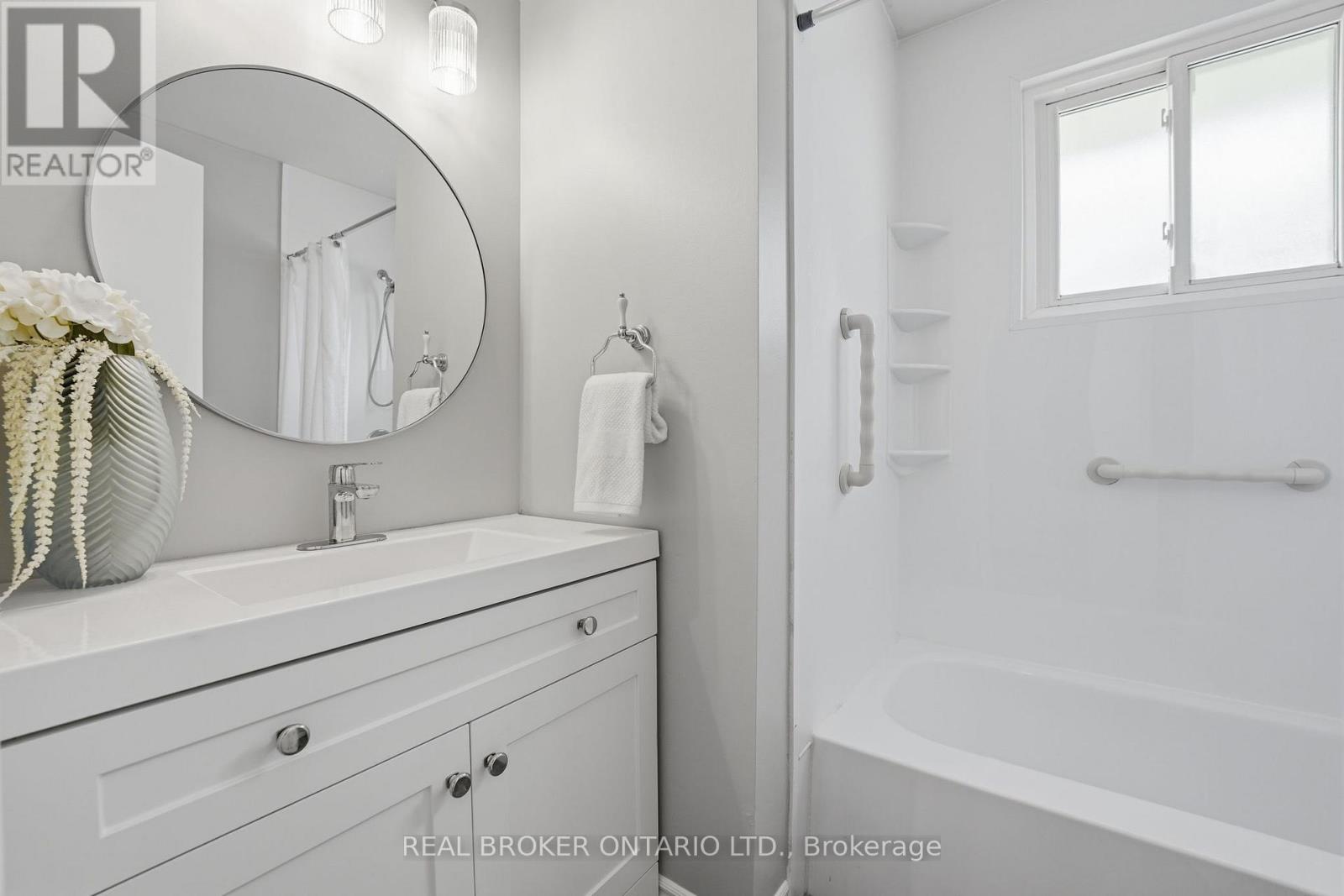 7996 Paddock Trail, Niagara Falls, Ontario L2H 1X2 - Photo 20 - X13439478