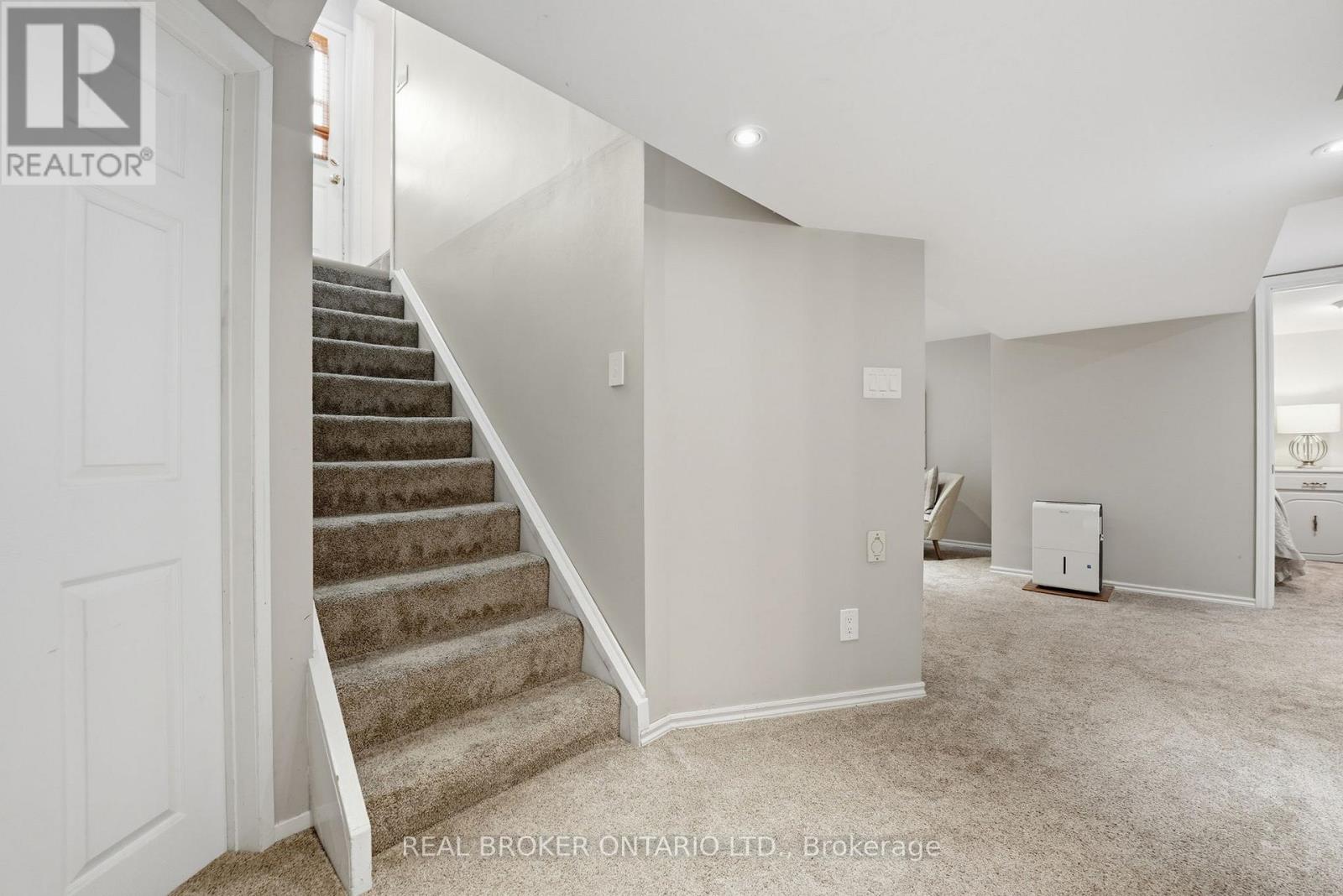 7996 Paddock Trail, Niagara Falls, Ontario L2H 1X2 - Photo 25 - X13439478