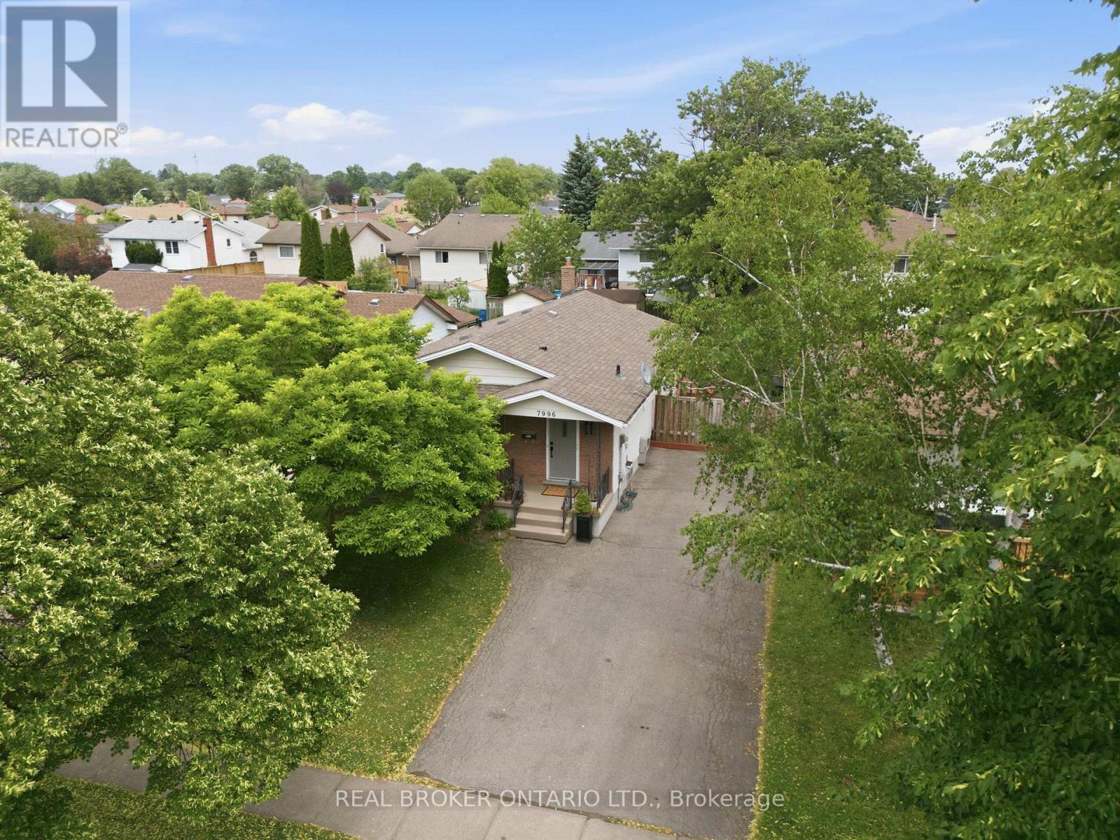 7996 Paddock Trail, Niagara Falls, Ontario L2H 1X2 - Photo 3 - X13439478