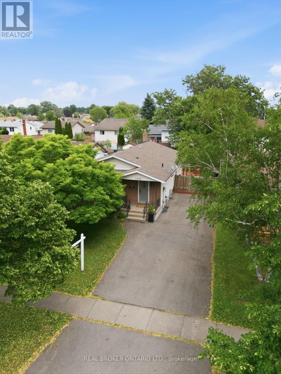 7996 Paddock Trail, Niagara Falls, Ontario L2H 1X2 - Photo 4 - X13439478